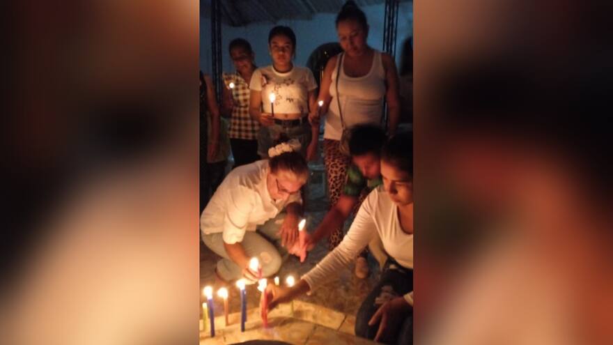 Realizan velatón en rechazo al asesinato de una mujer embarazada en Sahagún