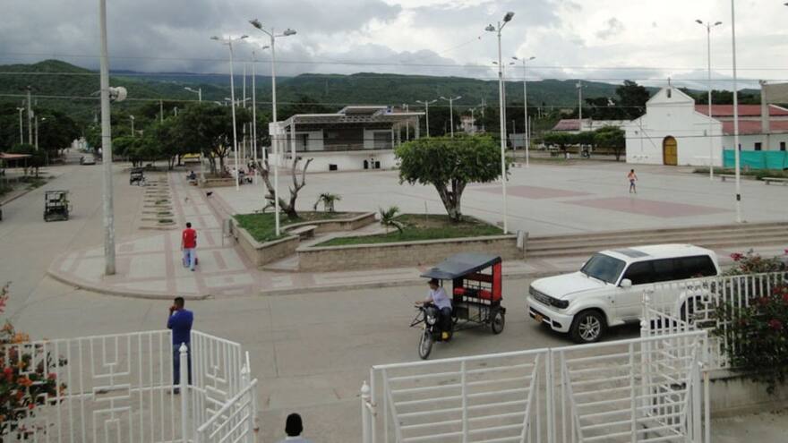 Tres heridos en enfrentamiento entre policías y civiles en Hatonuevo