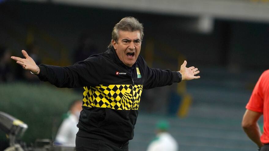 Bucaramanga se queja del arbitraje del barranquillero Bismark Santiago