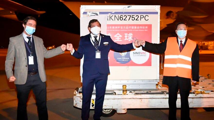 Con 'nombre y apellido', Conmebol distribuirá vacunas chinas donadas