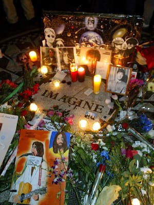 Día de las Velitas y John Lennon