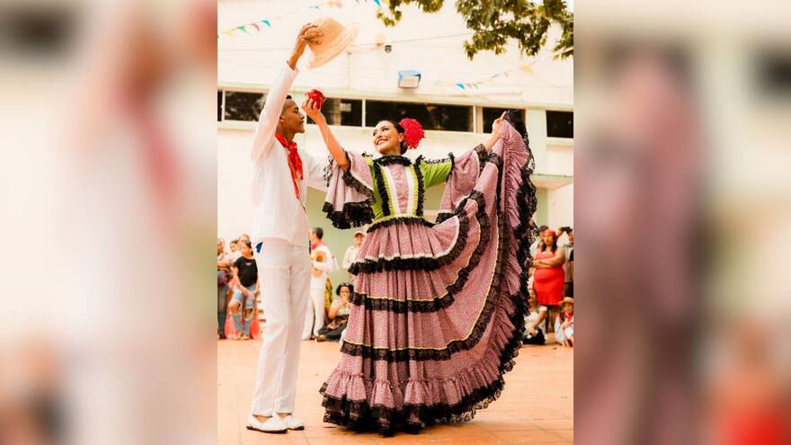 Un puente festivo lleno de folclor, arte y buen cine