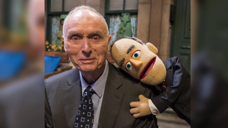 Murió Lloyd Morrisett, uno de los creadores de la serie infantil Plaza Sésamo