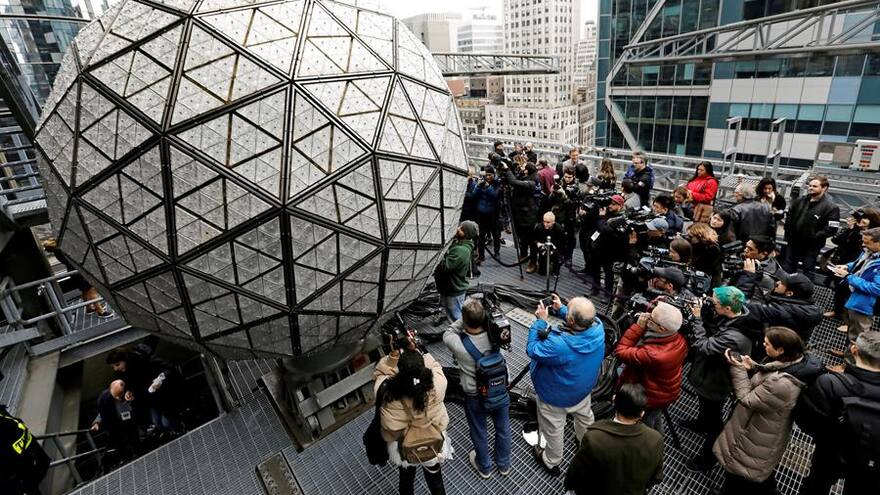 La bola de Times Square recibirá el 2021 sin público por el coronavirus