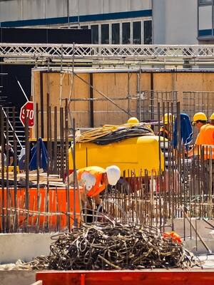 Tormenta  en Vivienda | Columna de Simón Gaviria