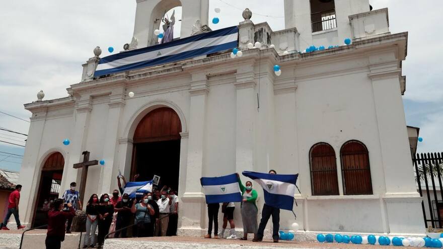 Gobierno de Nicaragua congela cuentas bancarias de la Iglesia católica