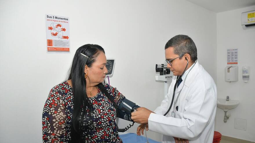 Icontec hace entrega de acreditación de salud a la IPS Salud Social