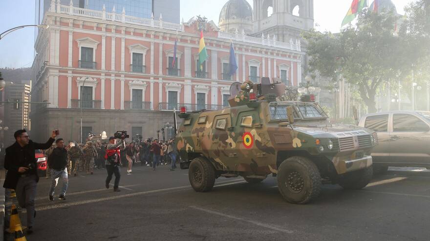 Las horas de incertidumbre en que los tanques y los fusiles paralizaron a Bolivia