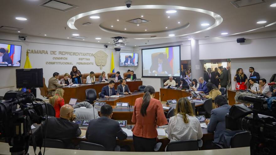 Centro Democrático interpone tutela para suspender trámite de la pensional