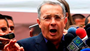 Defensa de Uribe pide que el proceso pase a la Fiscalía