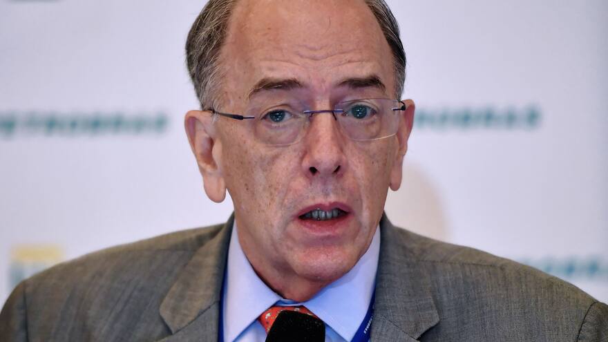 Renuncia presidente de Petrobras tras crisis de huelgas en Brasil