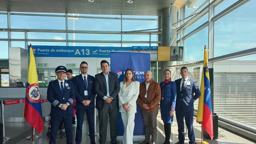 Despegó el primer vuelo de Latam Airlines con la ruta Bogotá - Caracas