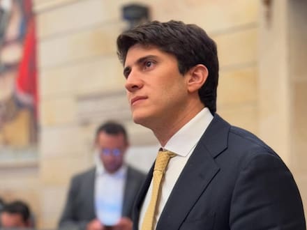 Tras decisión de la Corte, Wadith Manzur se entregó a las autoridades en el búnker de la Fiscalía