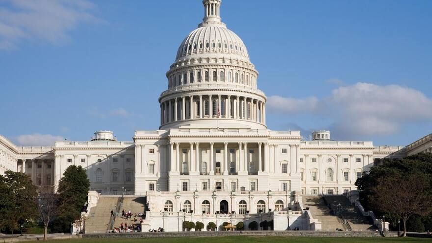 Evacúan el Capitolio de EE.UU. por una presunta amenaza aérea