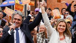 Sergio Fajardo inscribió su candidatura junto a su fórmula Edna Bonilla: “Somos los profes, vamos a hacer política decente”