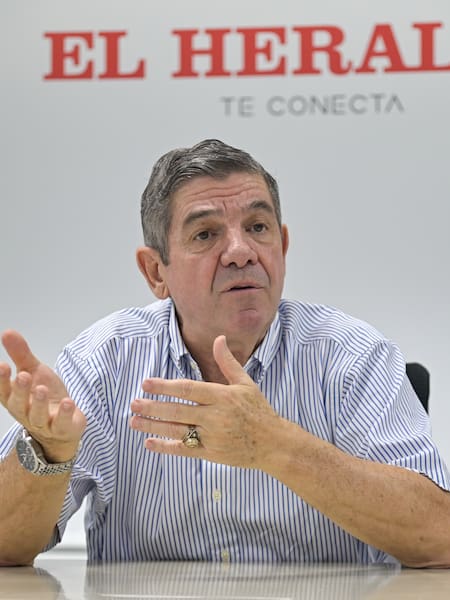 Gustavo Matamoros Camacho, el general que quiere llevar el mando militar a la Presidencia