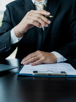 ¿Quién defiende al defensor?