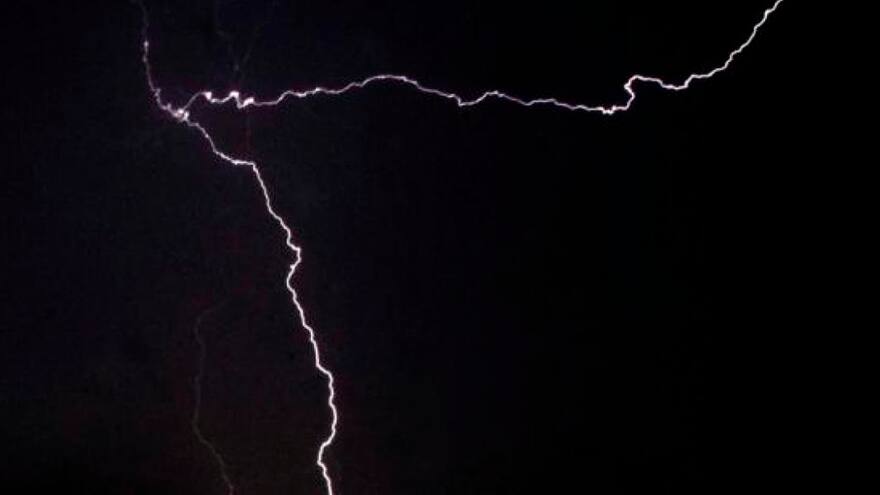 Mueren 16 jóvenes al ser alcanzados por un rayo cuando se tomaban una foto