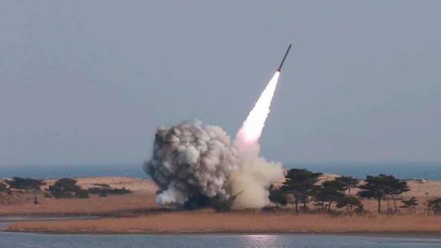 India prueba por primera vez misil nuclear de largo alcance y ataque múltiple