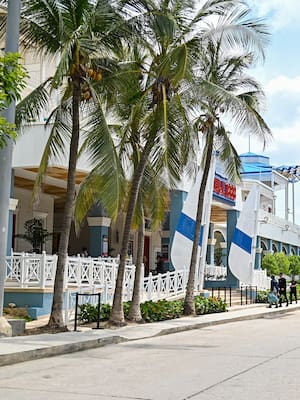 También por Puerto | Columna de Roberto Zabarain