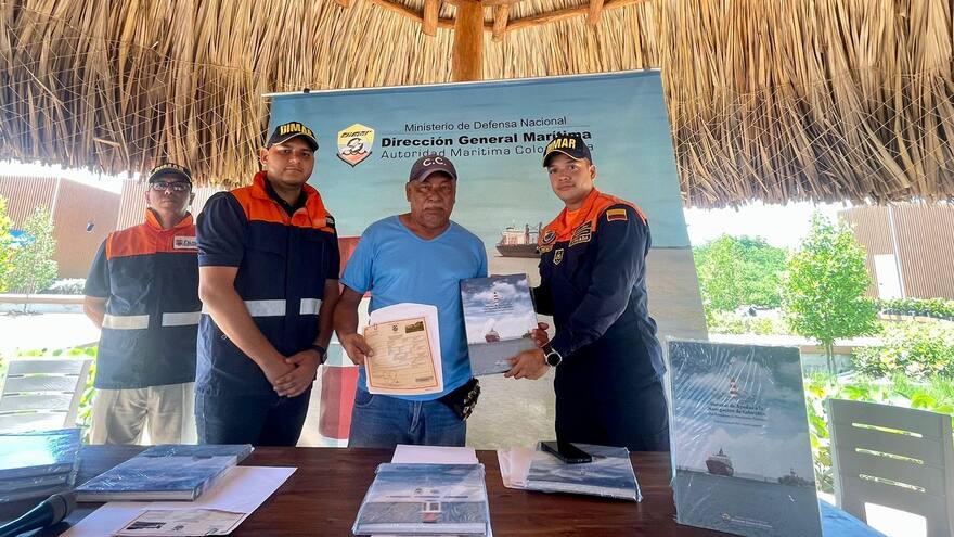 Dimar entrega matrículas gratis para embarcaciones de pescadores