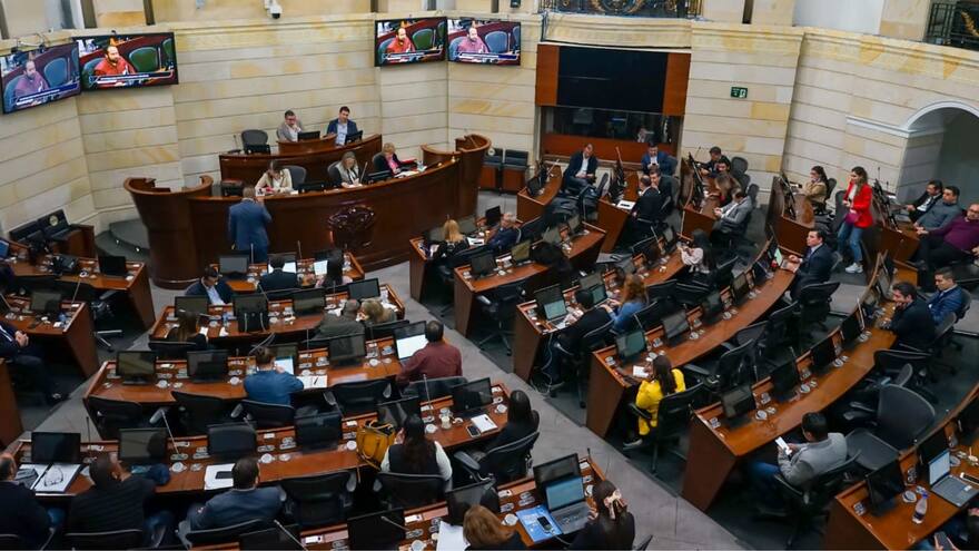Procuraduría abre indagación contra senadores por presuntas irregularidades en contratos con Canal Congreso