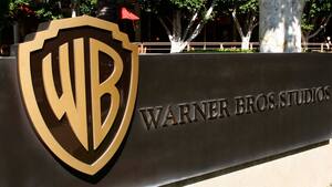 Accionistas de Warner Bros. prevén una “guerra de ofertas” por la compañía, según WSJ
