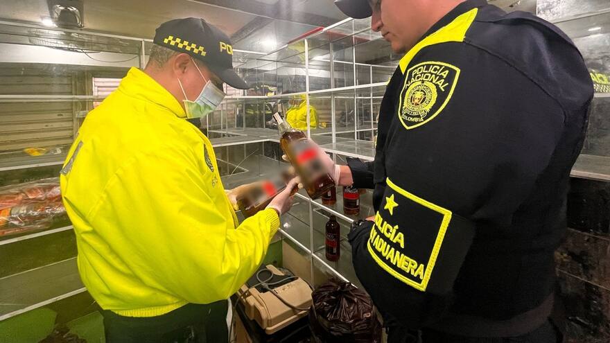 Decomisan 443 botellas de whisky ilegal en el centro de Barranquilla