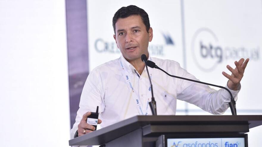 Jorge Castaño renunció como superintendente Financiero de Colombia