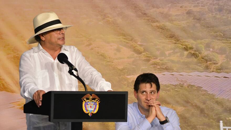 Petro plantea construcción de megacentros de datos en Barranquilla