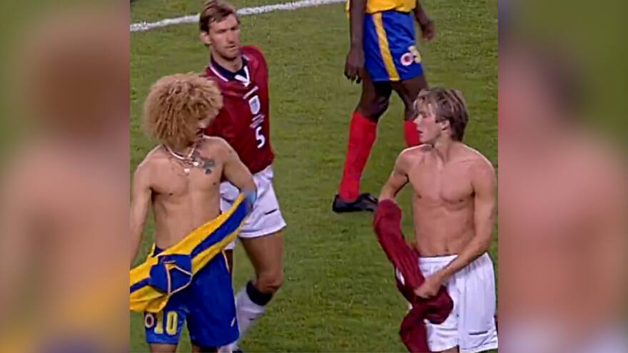 La Fifa recordó cuando David Beckham y el ‘Pibe’ intercambiaron camisetas