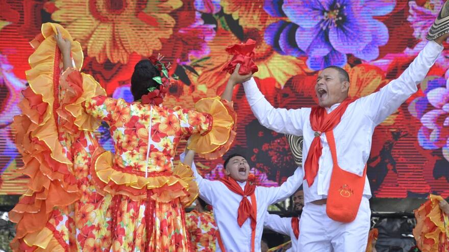 Pura riqueza patrimonial en Fiesta de Danzas y Cumbias