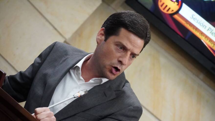 Radican proyecto para combatir la 'esclavitud del gota a gota'