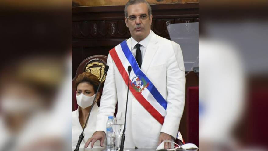 Luis Abinader es reelegido presidente de República Dominicana en primera vuelta