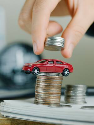 Casa, carro y beca  | Columna de Óscar Borja