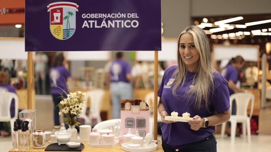 Mujeres emprendedoras participan en feria en el aeropuerto Ernesto Cortissoz