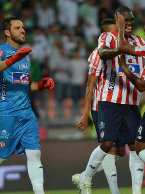 Pelotas y letras | Junior, fútbol y pandemia