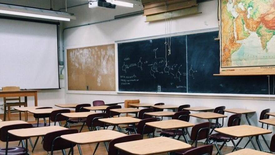 Profesora denuncia agresión de familia de un estudiante al que llamó la atención, en Plato, Magdalena