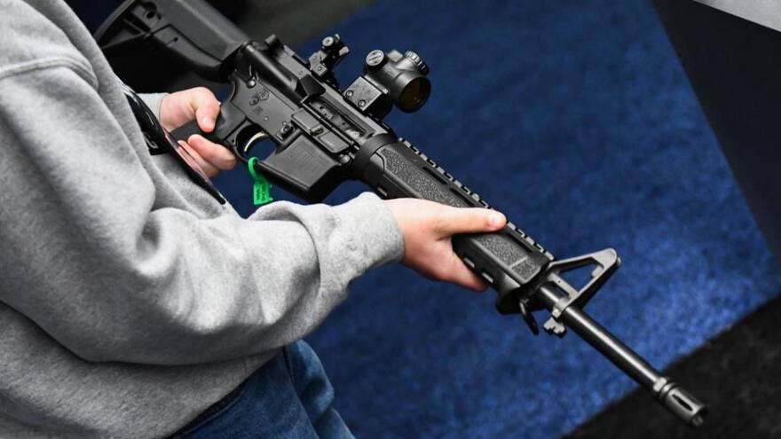 Cámara Baja de EE. UU. votó a favor de la prohibición de armas de asalto
