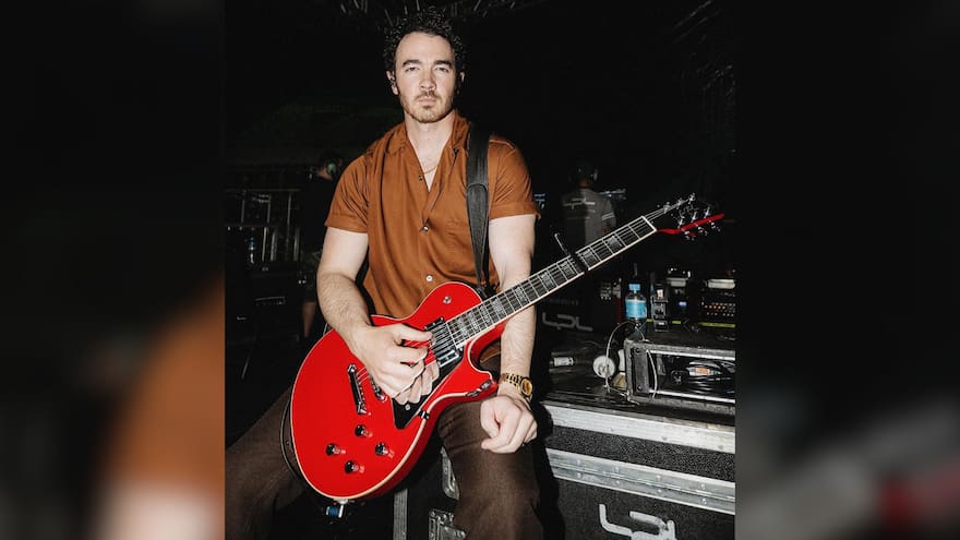 Kevin Jonas, de los Jonas Brothers, reveló que padece cáncer de piel