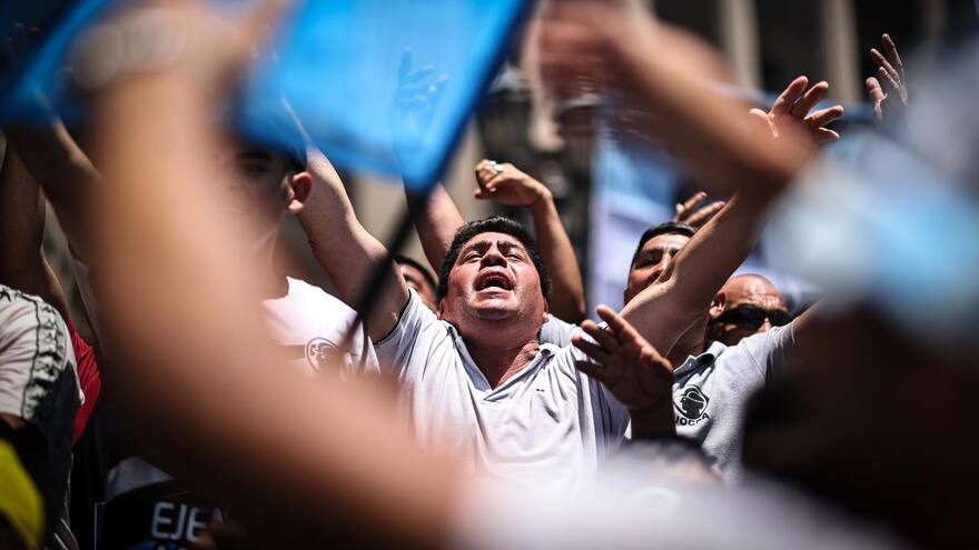 Argentina: la mayor central obrera del país convocó a una huelga general para el mes de enero