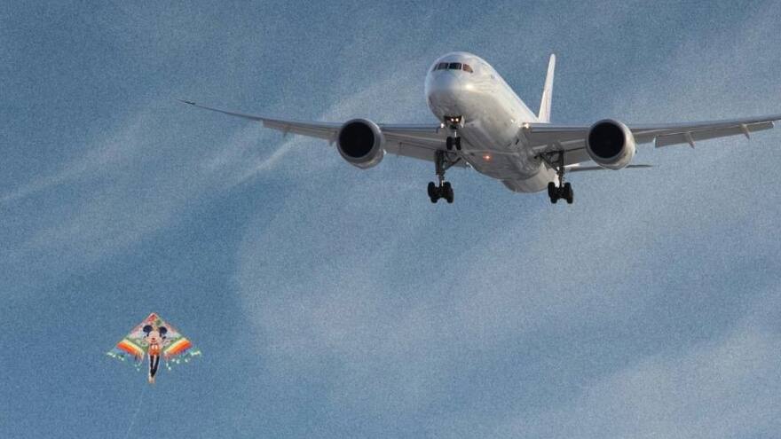 Aerocivil pide no volar cometas cerca de aeropuertos para evitar accidentes