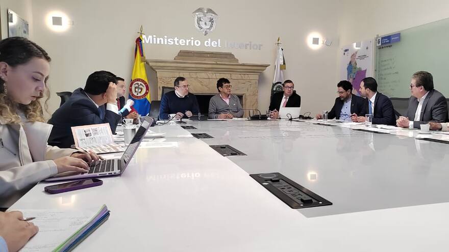 Proceso de paz: Cámara de Representantes aprobaría el servicio social como alternativa al servivio militar obligatorio para una paz total