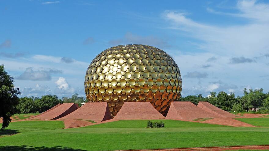 Auroville, la ciudad en la India donde no hay políticos, dinero en efectivo ni religiones