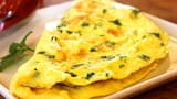 El secreto de los huevos al ajillo perfectos con queso parmesano: estarán listos en 10 minutos