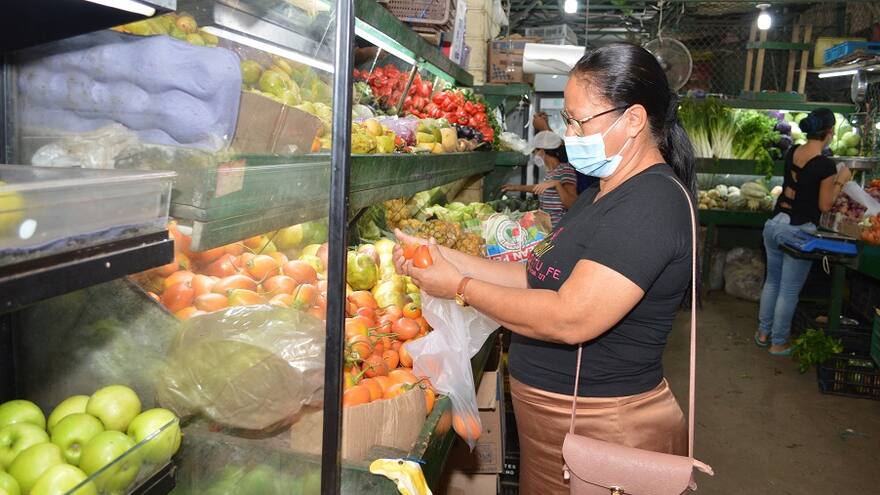 Precios de los alimentos disparan la inflación en marzo, indica el Dane