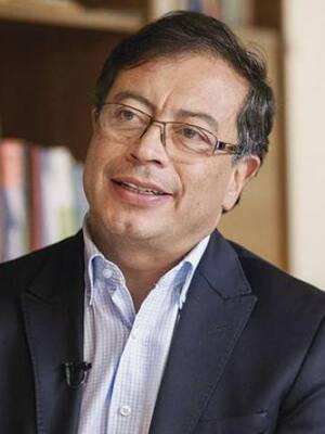 Entre escándalo y escándalo, el autogolpe I Columna de Rafael Nieto Loaiza