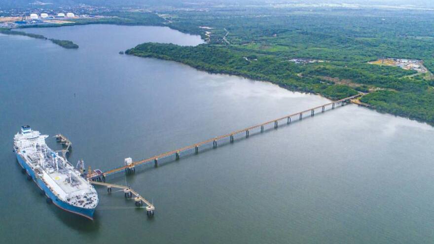 Colombia recibe cargamento número 100 de combustible GNL