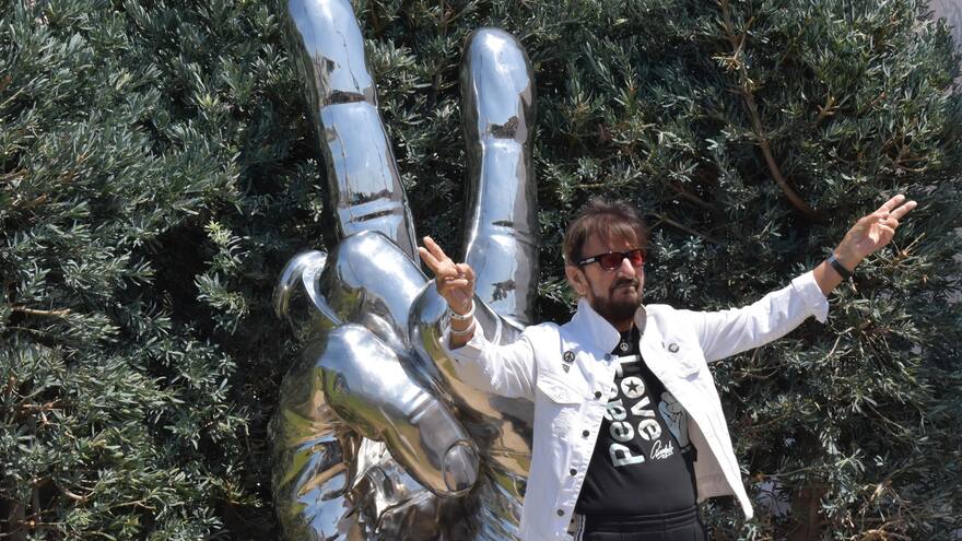 Ringo Starr cumple 84 años esparciendo su mensaje de “paz y amor”