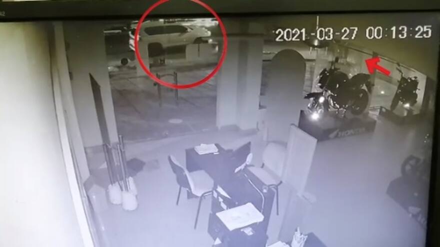 Cae una familia en Cartagena señalada de romper vidrios en el comercio